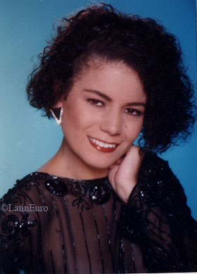 Date this voluptuous Brazil girl Laisa from PORTO ALEGRE B7887