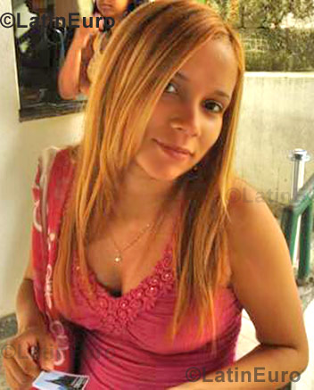 Date this voluptuous Brazil girl Aline from Nova Iguacu B804