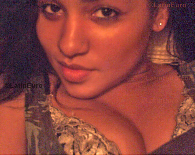 Date this attractive Brazil girl Maria from Sao Paulo B822