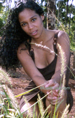 Date this sensual Brazil girl Manoela from GUARAPARI B8225