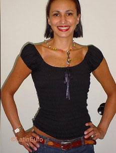 Date this stunning Brazil girl Claudia from RIO DE JANEIRO B8302