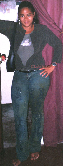 Date this sultry Brazil girl Luciane from SALVADOR B8401