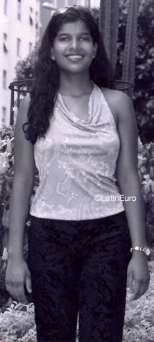 Date this lovely Brazil girl Fabiola from RIO DE JANEIRO B8414