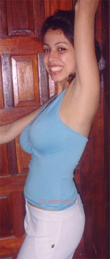 Date this attractive Brazil girl Daniele from SAO SEBASTIAO B8460