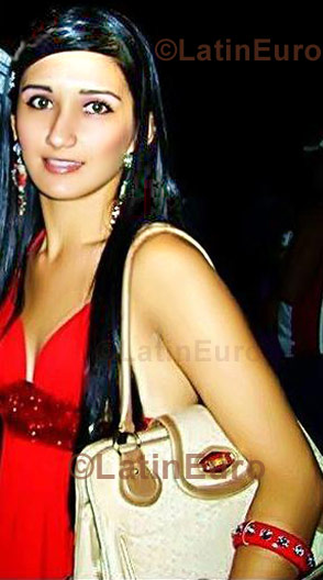 Date this voluptuous Brazil girl Mayara from Belo Horizonte B850