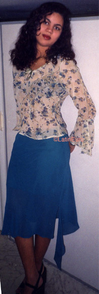 Date this nice looking Brazil girl Elania from RIO DE JANEIRO B8545