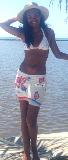 Date this charming Brazil girl Daniella from BRASILIA B8660