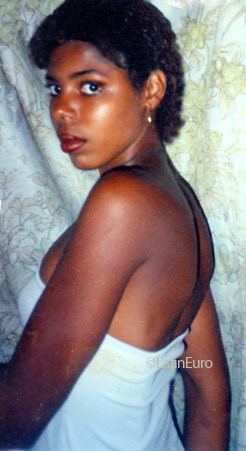 Date this happy Brazil girl Lucilene from RIO DE JANEIRO B8760