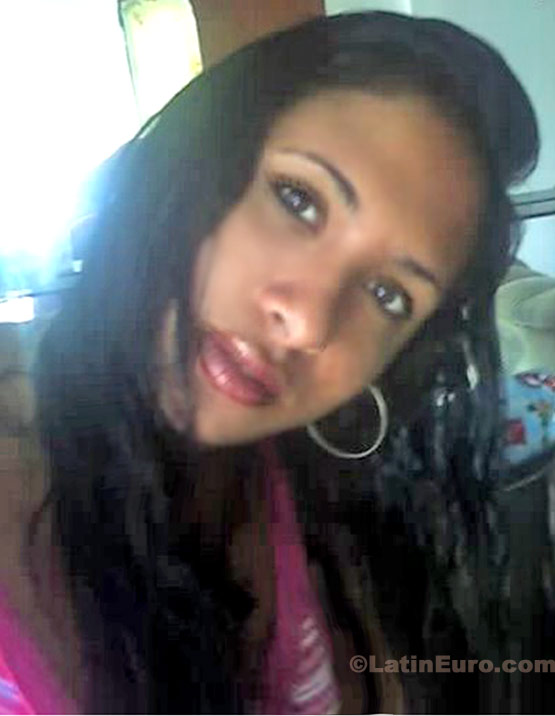 Date this sultry Brazil girl Aline from Rio De Janeiro B9