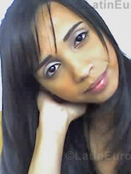 Date this voluptuous Brazil girl Ana from Belo Horizonte B905