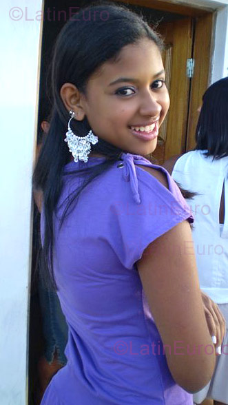 Date this lovely Brazil girl Indaiara from Vitoria da Conquista B941