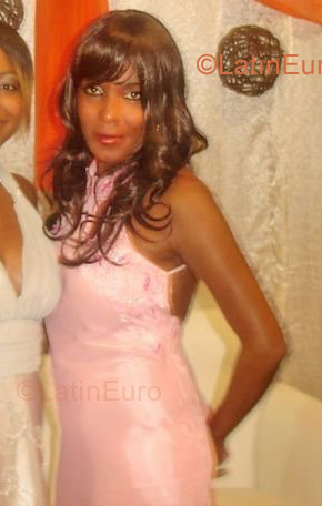 Date this beautiful Brazil girl Sandra from Joinville B945
