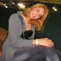 Date this funny Brazil girl Ana from Betim B951