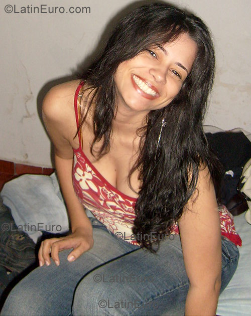 Date this athletic Brazil girl Rosana from Goiania B977