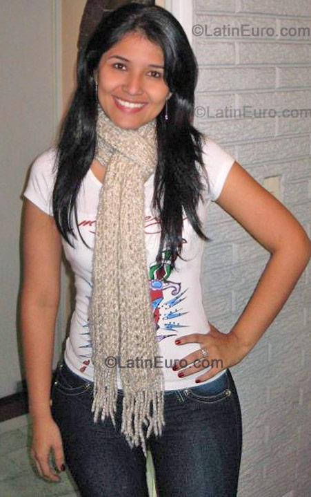 Date this attractive Colombia girl Silvia-Col from Barranquilla C7965