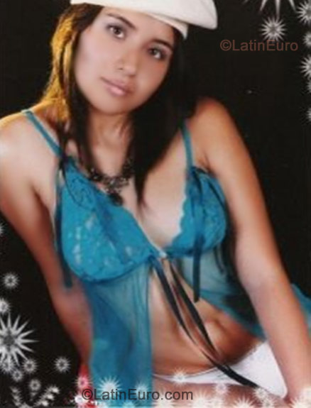 Date this young Colombia girl Deisy from Medellin C7969
