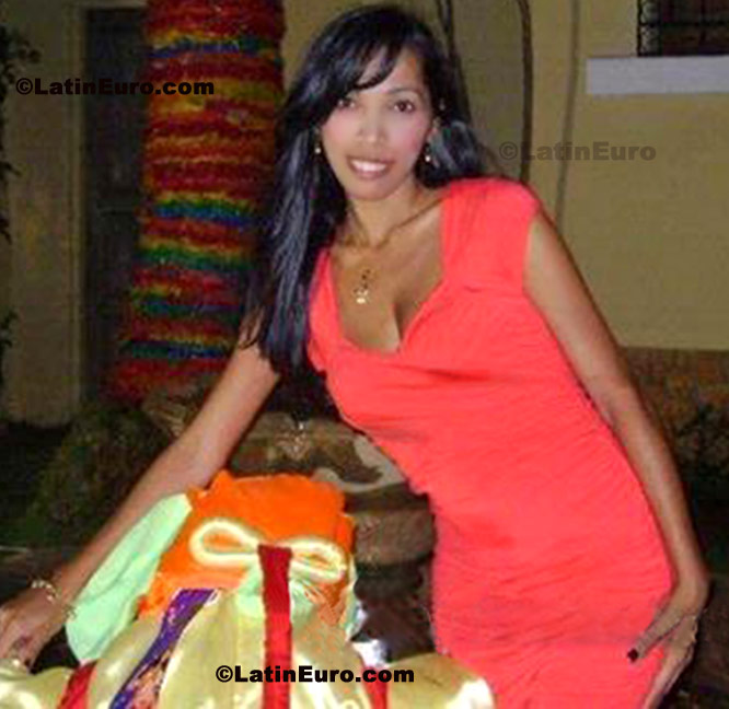 Date this foxy Colombia girl Peggy from Barranquilla C8030