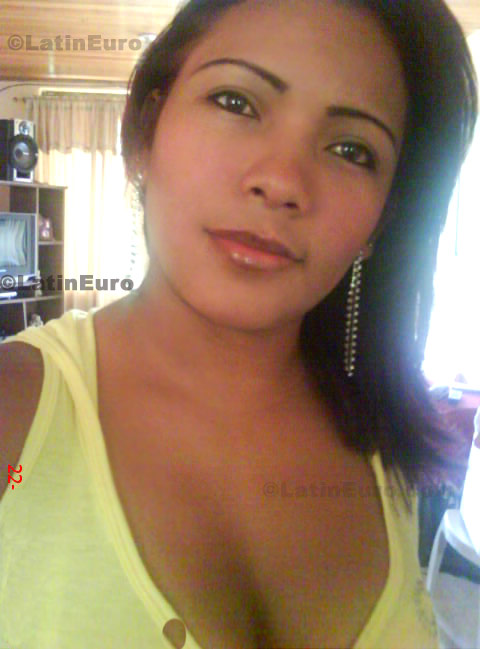 Date this hot Colombia girl Denis- from Valledupar C8043