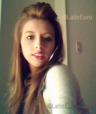 Date this good-looking Colombia girl Yani from Bogota C8053