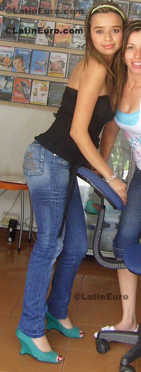 Date this funny Colombia girl Viviana from Ibague C8100