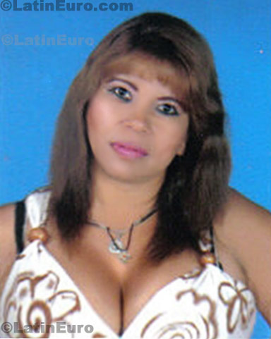Date this beautiful Colombia girl Luz from  C8151