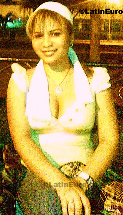 Date this nice looking Colombia girl Edna- from Bucaramanga C8156