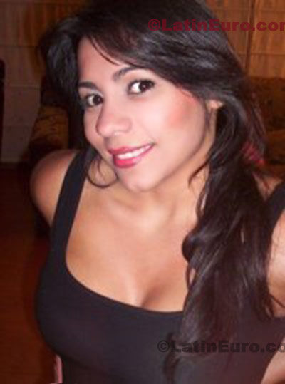 Date this sultry Colombia girl Marcela from Barranquilla C8280