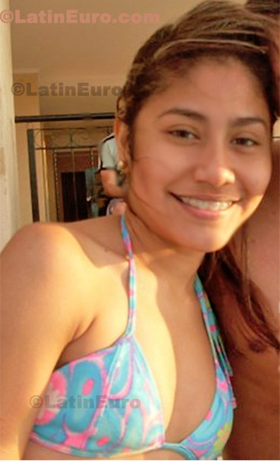 Date this lovely Colombia girl Triana from Santa Marta C8330