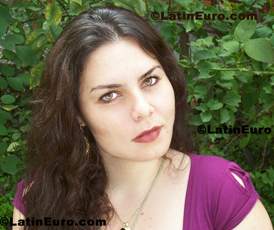 Date this voluptuous Colombia girl Mariana from Medellin C8450