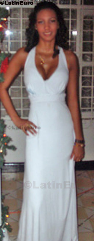 Date this gorgeous Colombia girl Monica from Barranquilla C8458