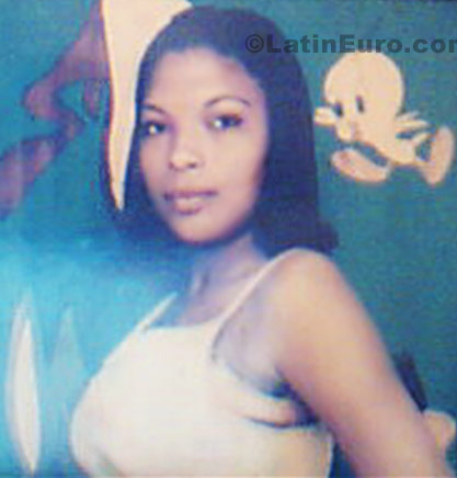 Date this attractive Colombia girl Ingri from Buenaventura C8478
