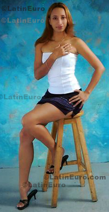 Date this athletic Colombia girl Adriana from Cali C8517