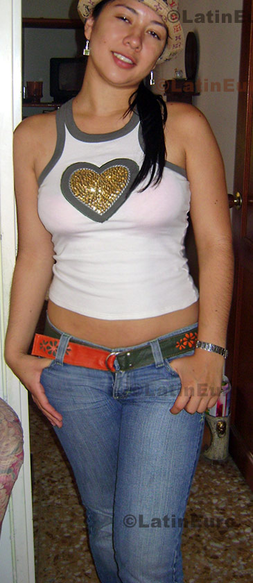 Date this pretty Colombia girl Vanessa from Cali C8606