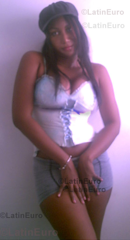Date this gorgeous Colombia girl Margarita from  C8660