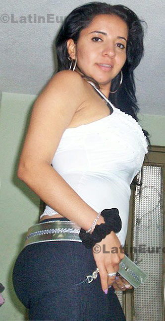 Date this beautiful Colombia girl Laura from Bogota C8685