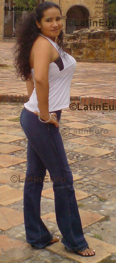 Date this funny Colombia girl Yurley from Cucuta C8725