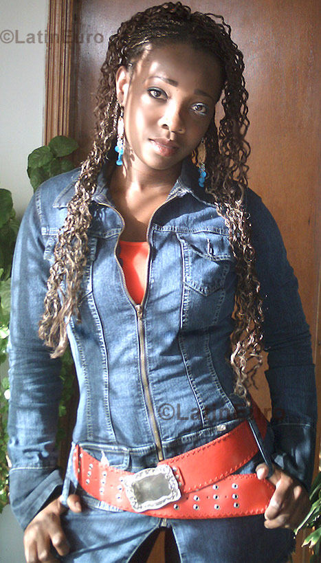 Date this sultry Colombia girl Cecilia from Bogota C8732