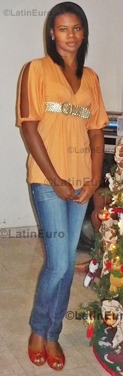 Date this foxy Colombia girl Deiby from Cali C8742