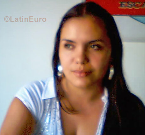 Date this passionate Colombia girl Leidy from Cartago C8747