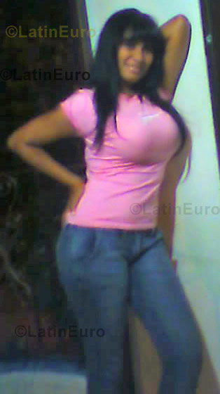 Date this passionate Colombia girl Leidis from Valledupar C8807