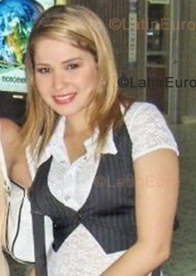 Date this charming Colombia girl Laura from Barranquilla C8848