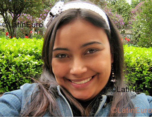 Date this voluptuous Colombia girl Diana from Barranquilla C8861