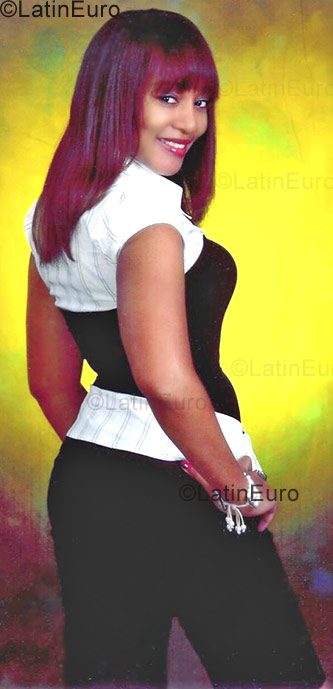 Date this hard body Colombia girl Claudia from  C8867