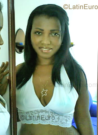 Date this exotic Colombia girl Claudia from Cali C8875