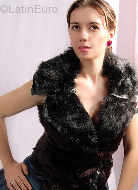 Date this foxy Colombia girl Paola- from Medellin C8916
