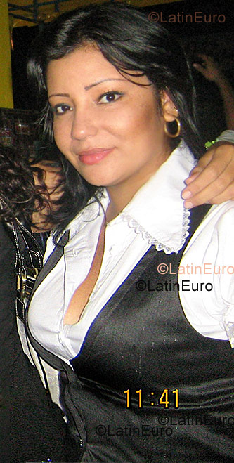 Date this attractive Colombia girl Lina- from Valledupar C8925