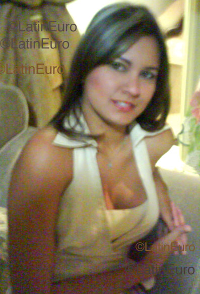 Date this cute Colombia girl Syssy from Barranquilla C8941