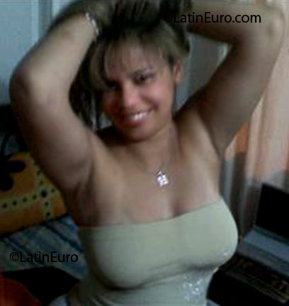 Date this nice looking Colombia girl Hannys from Bogota C9031