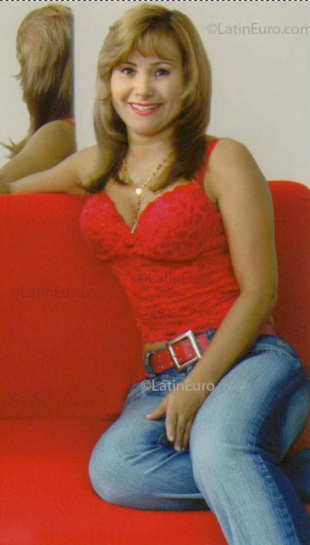 Date this gorgeous Colombia girl Adriana from Envigado CO5347