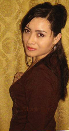 Date this happy Colombia girl Ingrid from  C9185